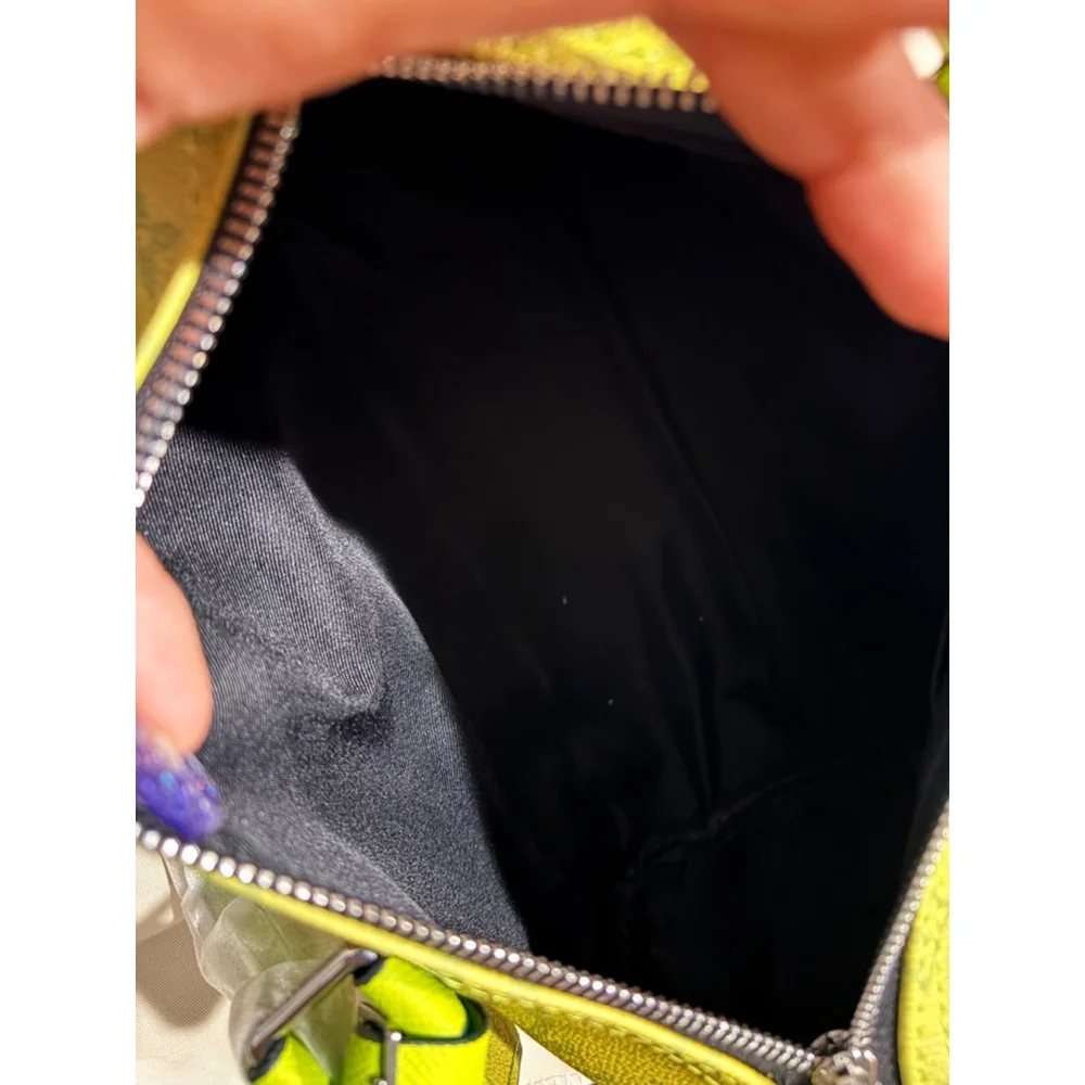 LV Keepall Bandoulière 25 taigarama XS Duffle Bag Neon Green Monogram Canvas Cro - Picture 7 of 11